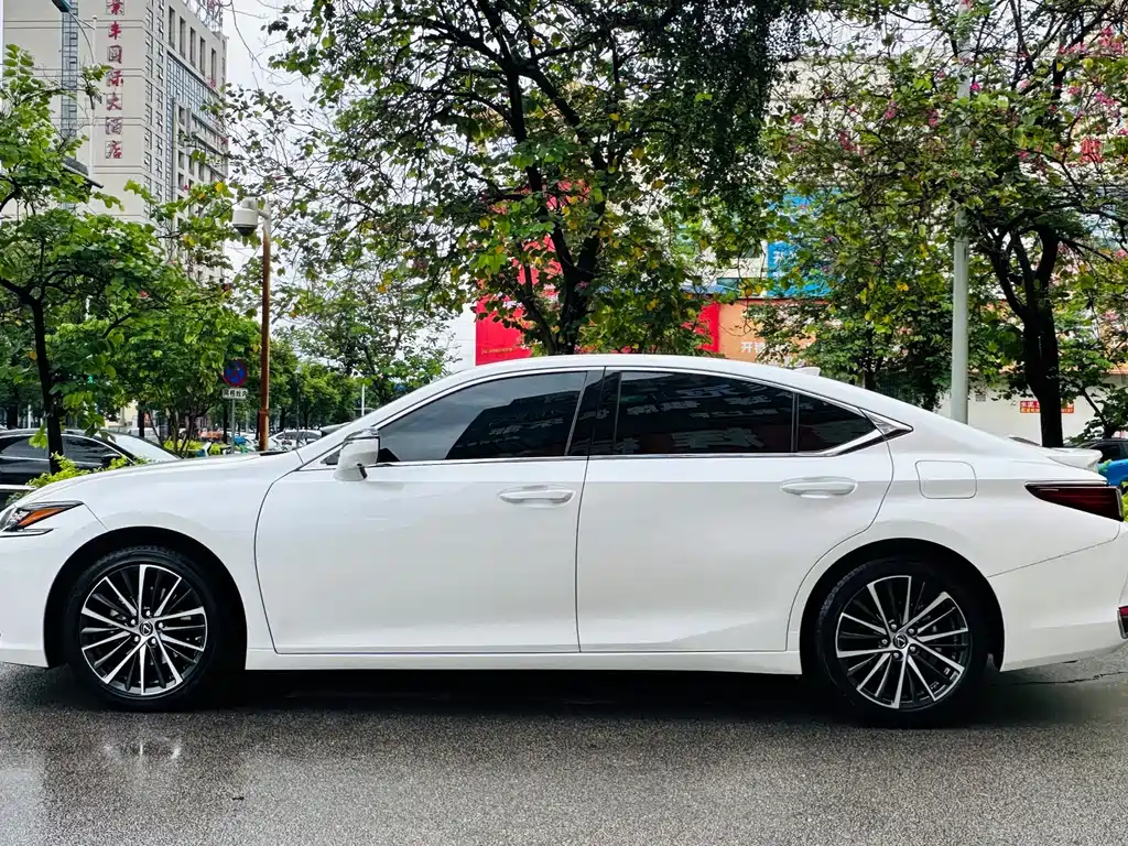 Lexus ES 2024 — фото 10