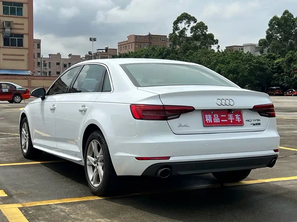 Audi A4L 2017 — фото 11
