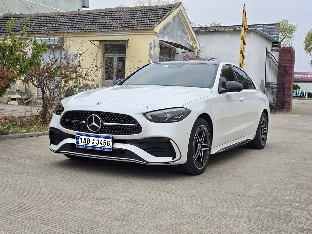 Mercedes-Benz C-Class 2023 — фото 1