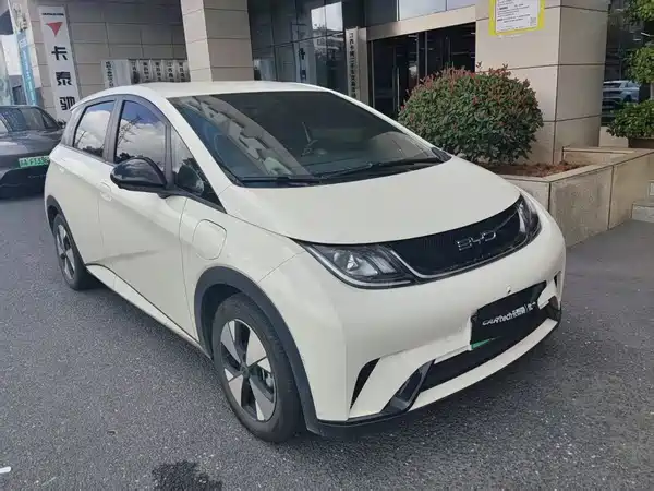 BYD Dolphin 2023