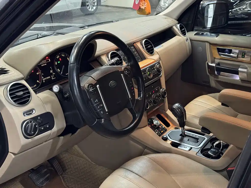 Land Rover Discovery 2012
