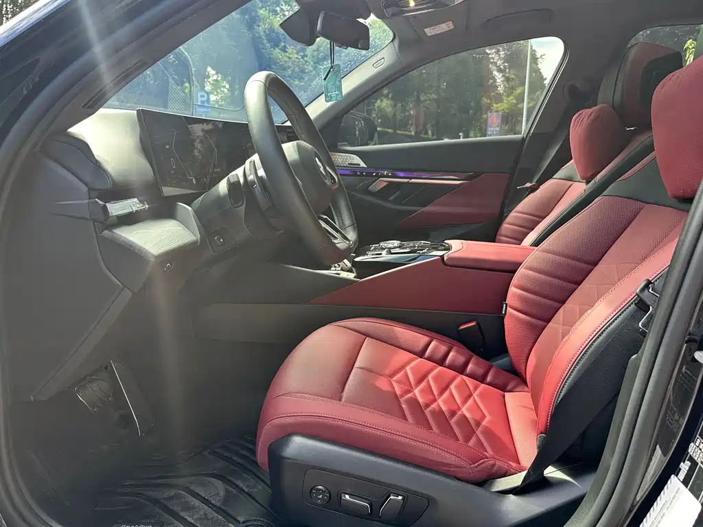 BMW 5 Series 2025