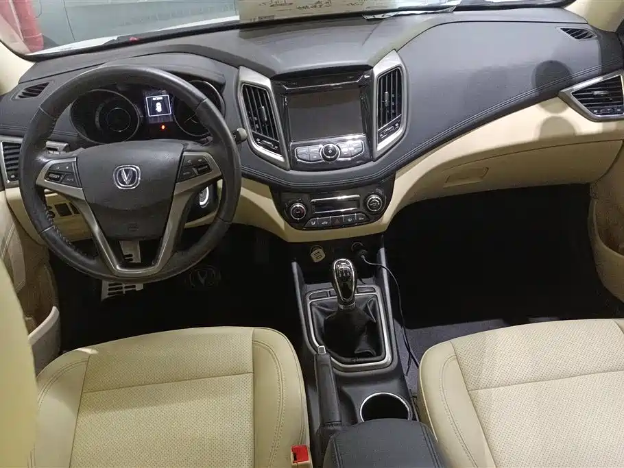 Changan Eado 2016 — фото 12