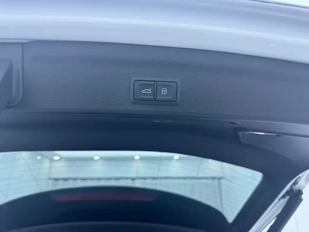 Audi Q3 2022 — фото 16