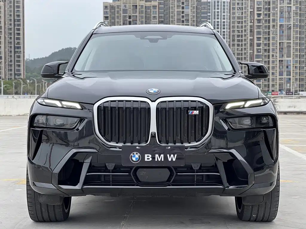 BMW X7 M60i 2025 — фото 2