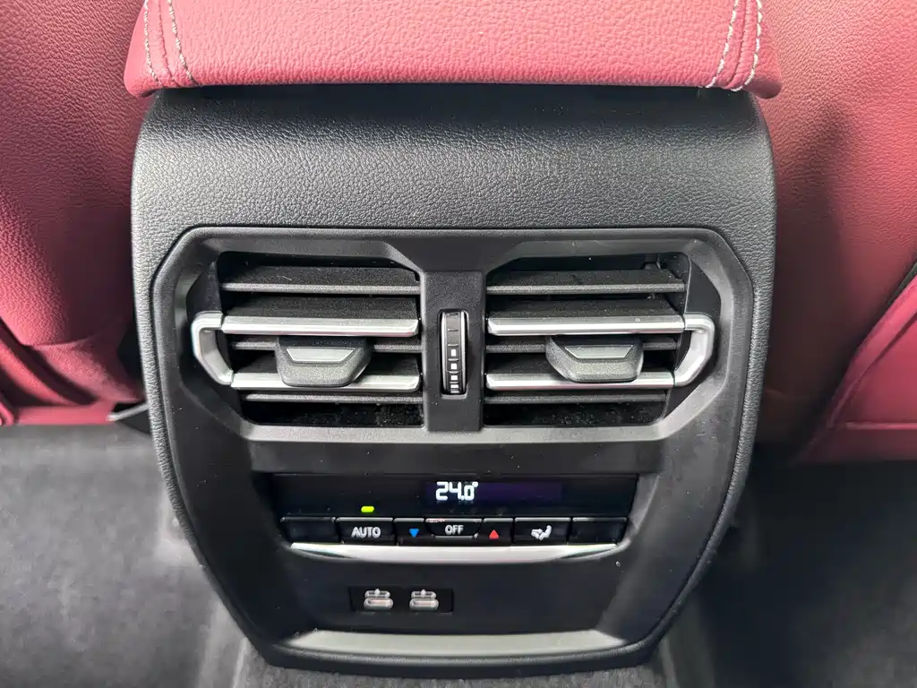 BMW 3 Series 2025 — фото 16