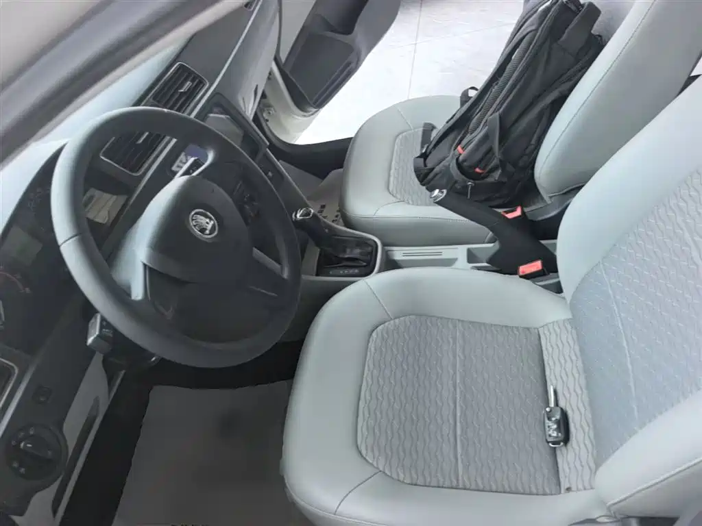 Skoda Rapid 2017 — фото 15