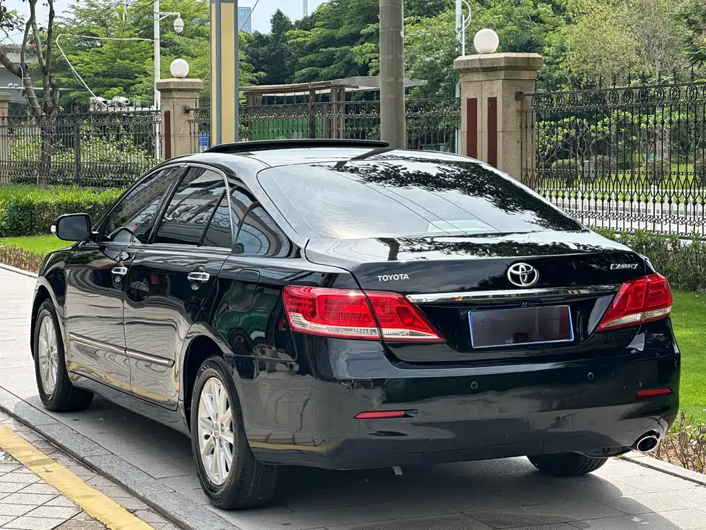 Toyota Camry 2013 — фото 11