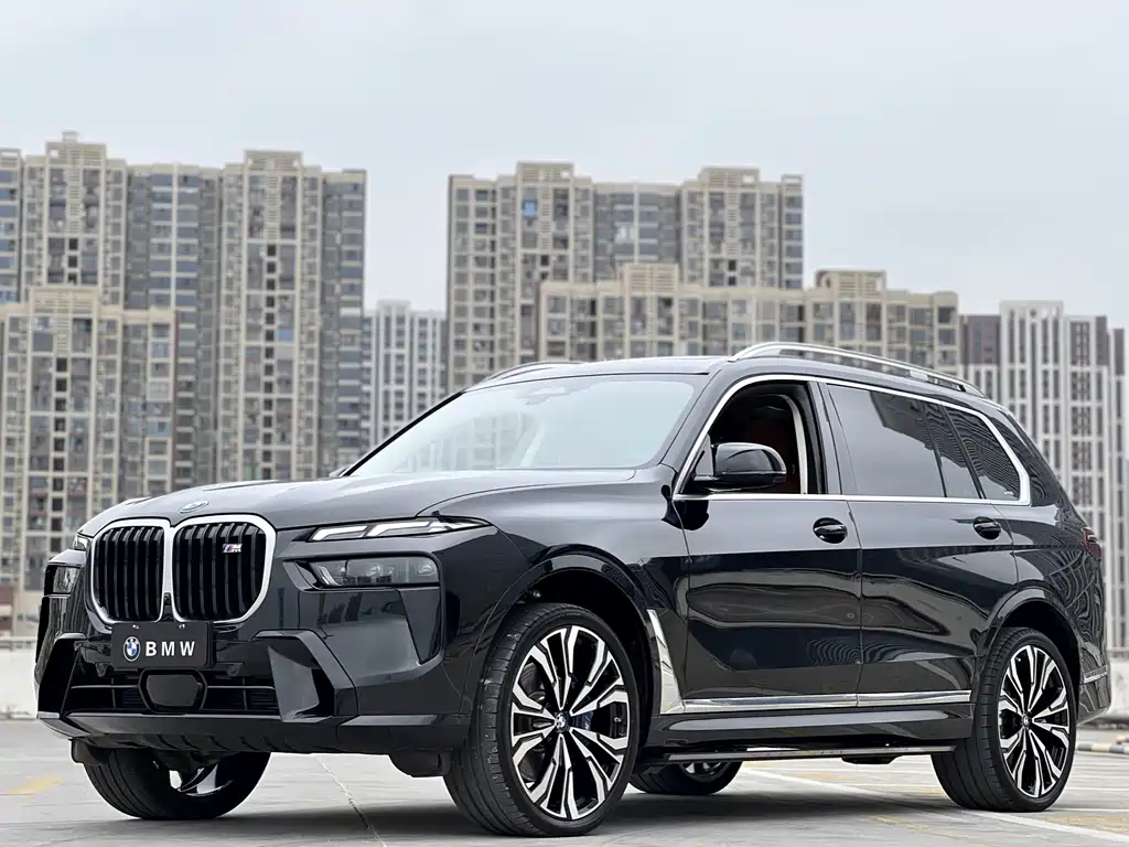 BMW X7 M60i 2025