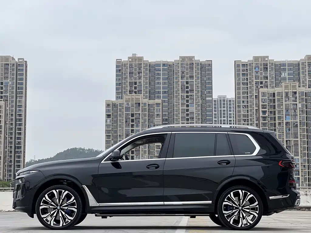 BMW X7 M60i 2025 — фото 13