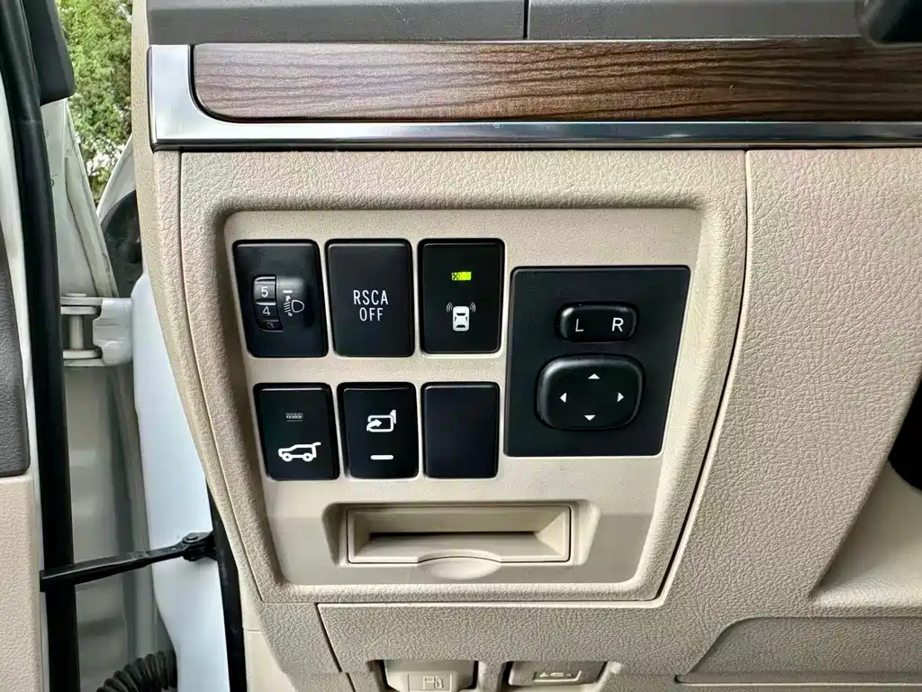 Toyota Land Cruiser 2020 — фото 13