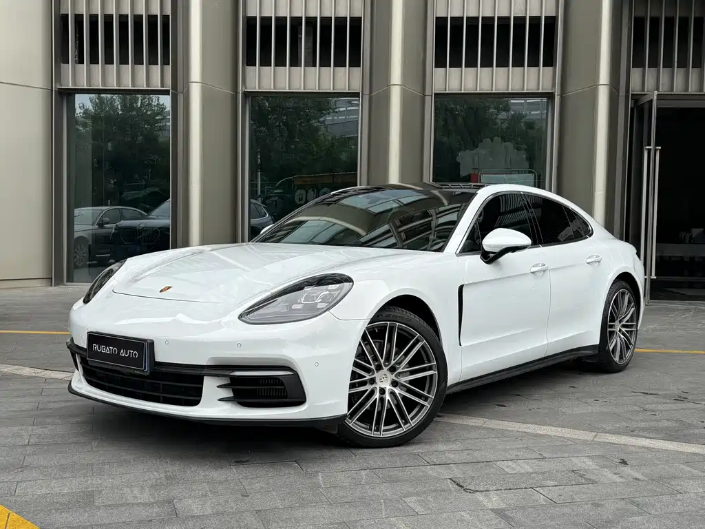 Porsche Panamera 2021 — фото 1