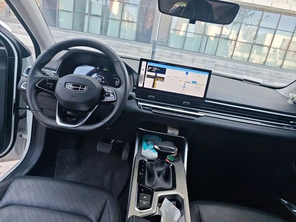 Geely Emgrand 2023 — фото 10