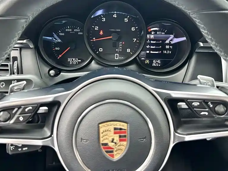 Porsche Macan 2019 — фото 9