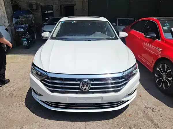 Volkswagen Sagitar 2020