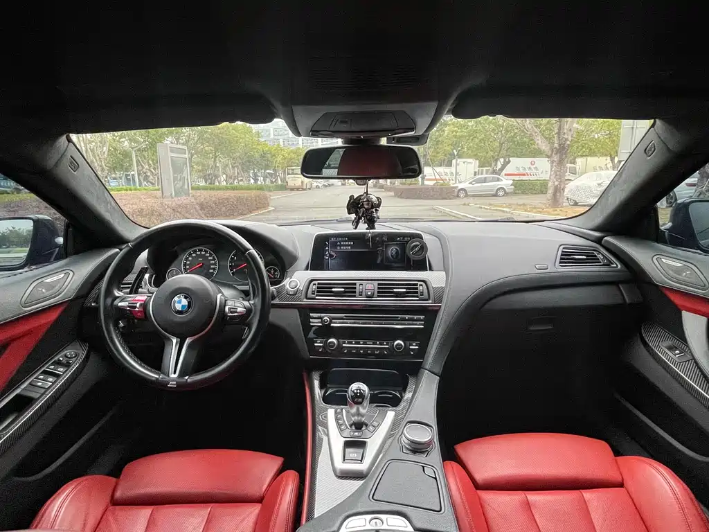 BMW M6 2017 — фото 15
