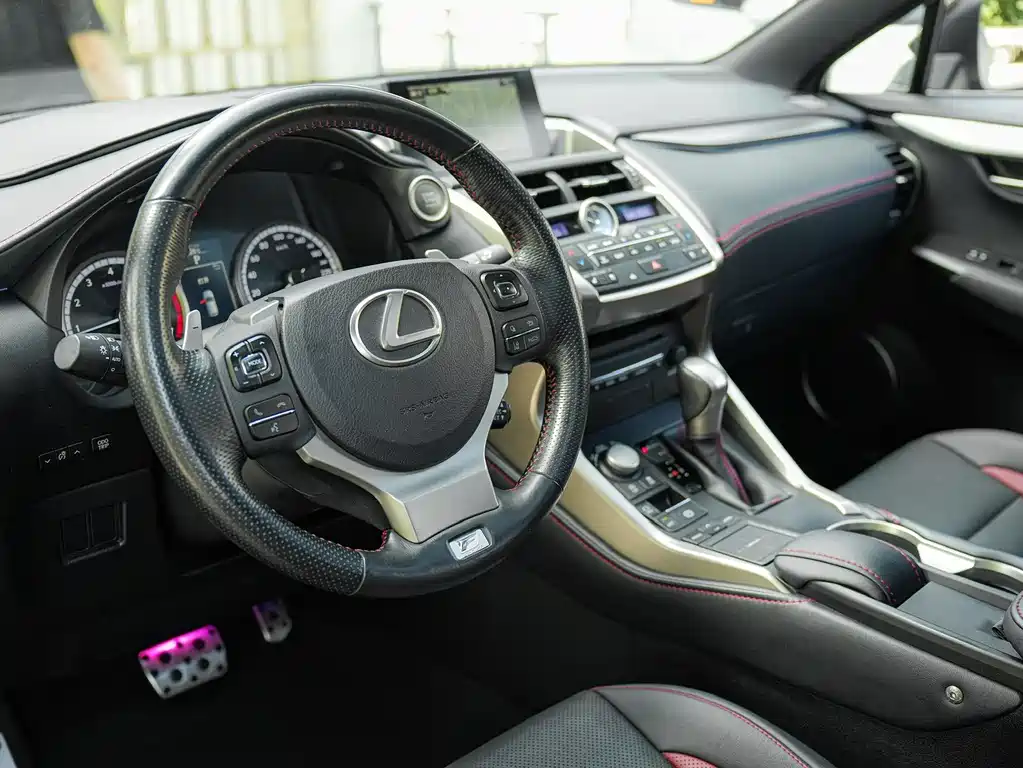 Lexus NX 2016 — фото 10