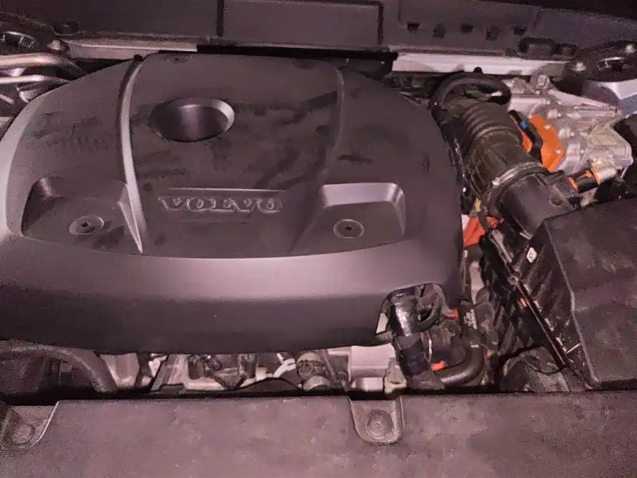 Volvo XC60 PHEV 2020 — фото 10