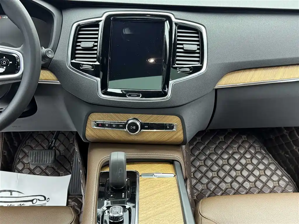 Volvo XC90 2022 — фото 10