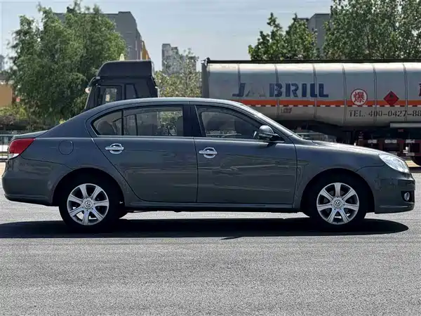 Volkswagen Lavida 2012