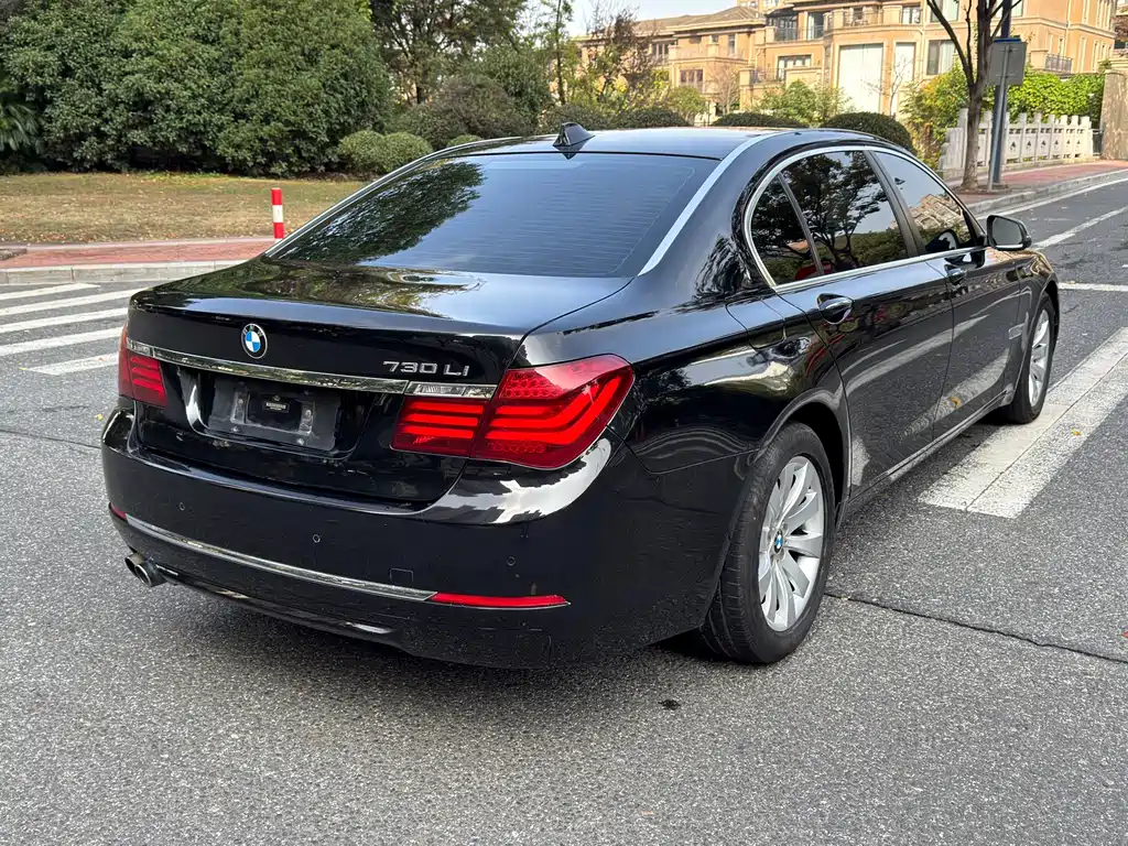 BMW 7 Series 2014 — фото 7