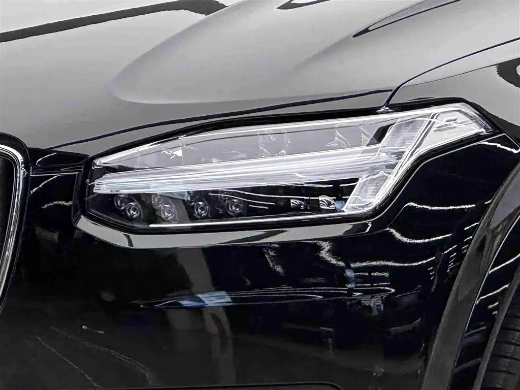 Volvo XC90 2022 — фото 3