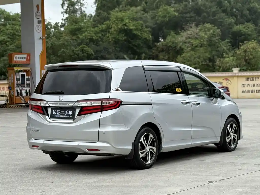 Honda Odyssey 2015 — фото 9