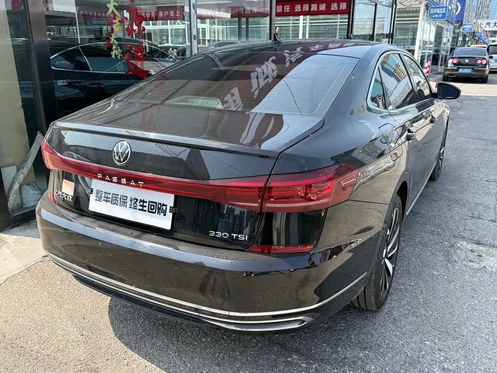 Volkswagen Passat 2023 — фото 12