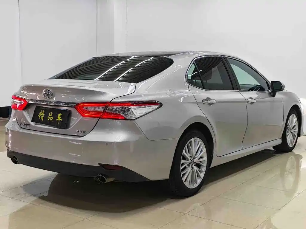 Toyota Camry 2019 — фото 9