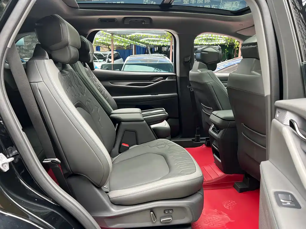 Ford Edge 2023 — фото 12