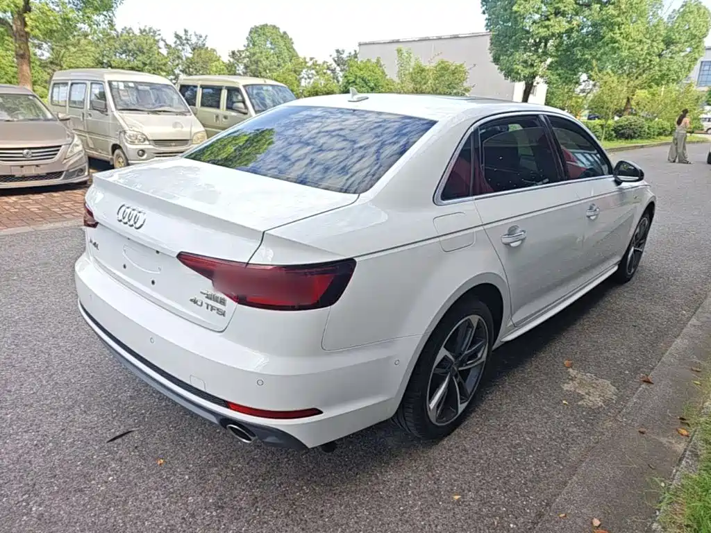 Audi A4L 2018