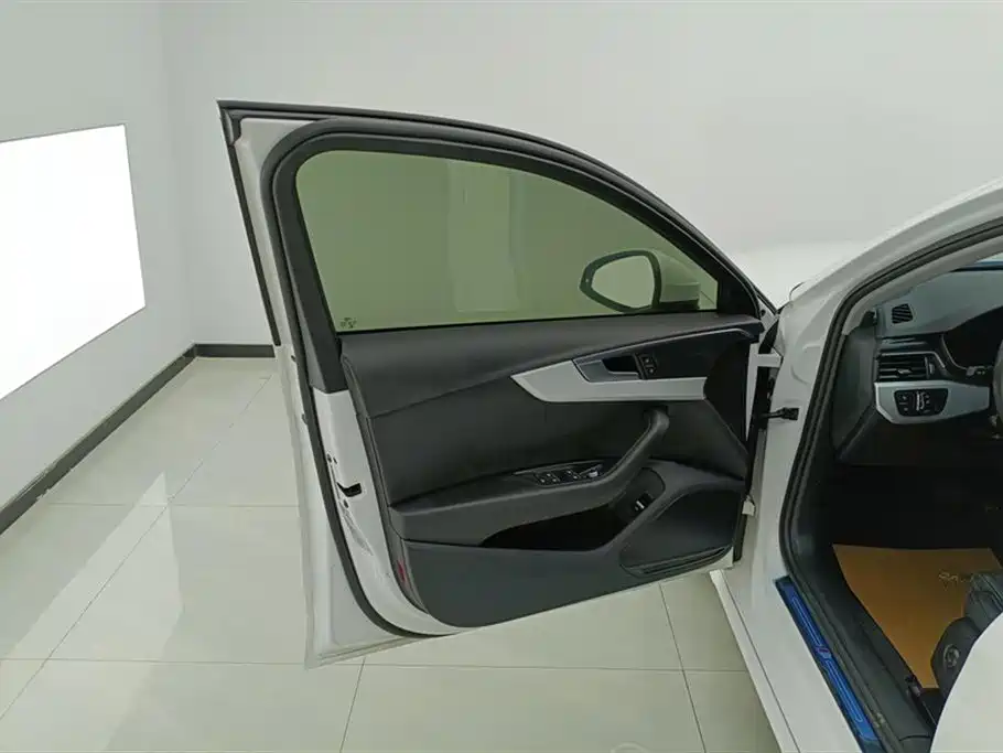 Audi A4L 2023