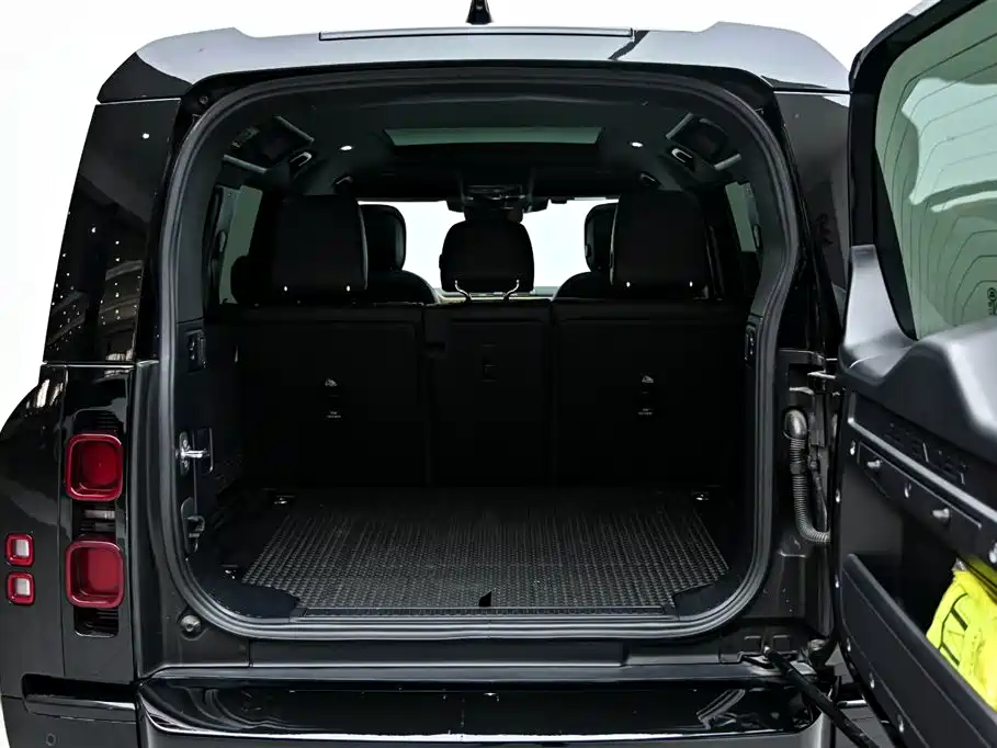 Land Rover Defender 2024 — фото 41