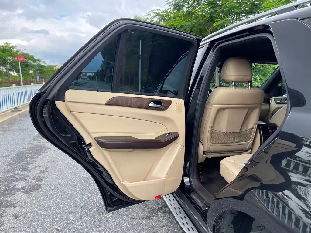 Mercedes-Benz GLE 2018 — фото 29