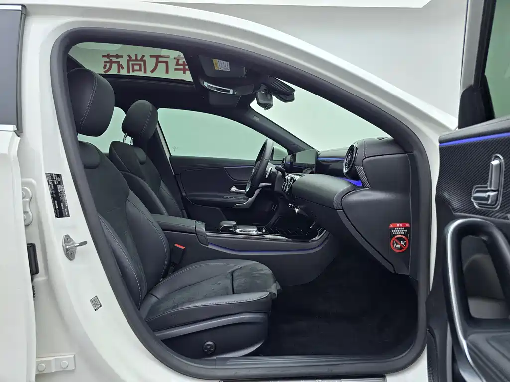 Mercedes-Benz A-Class 2019 — фото 15
