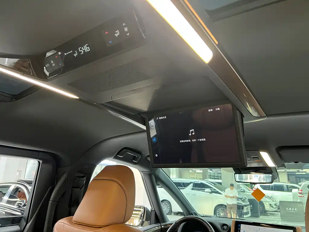 Toyota Alphard 2024 — фото 15