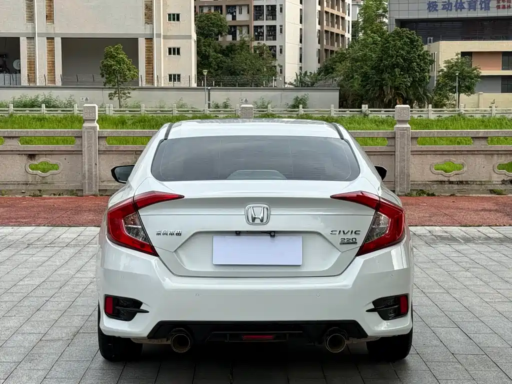 Honda Civic 2019 — фото 8