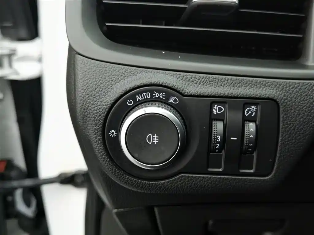 Buick Envision Plus 2021 — фото 21