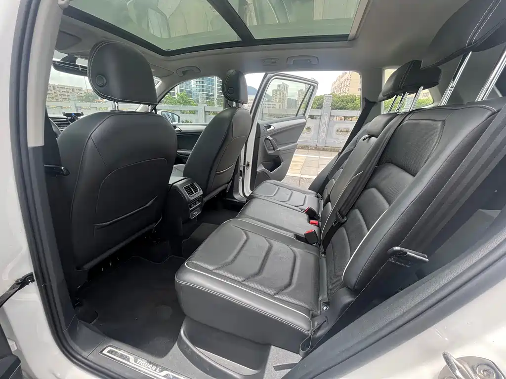 Volkswagen Tiguan L 2017 — фото 9