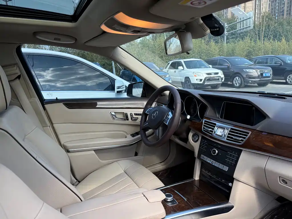 Mercedes-Benz E-Class 2016 — фото 15