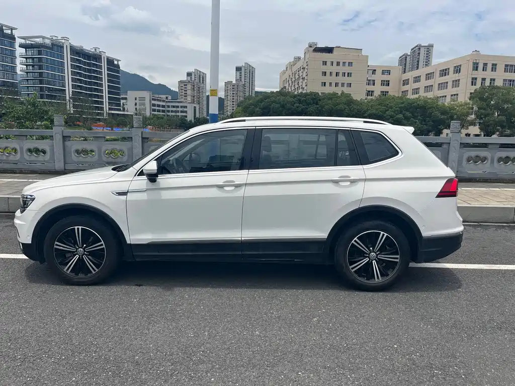 Volkswagen Tiguan L 2017