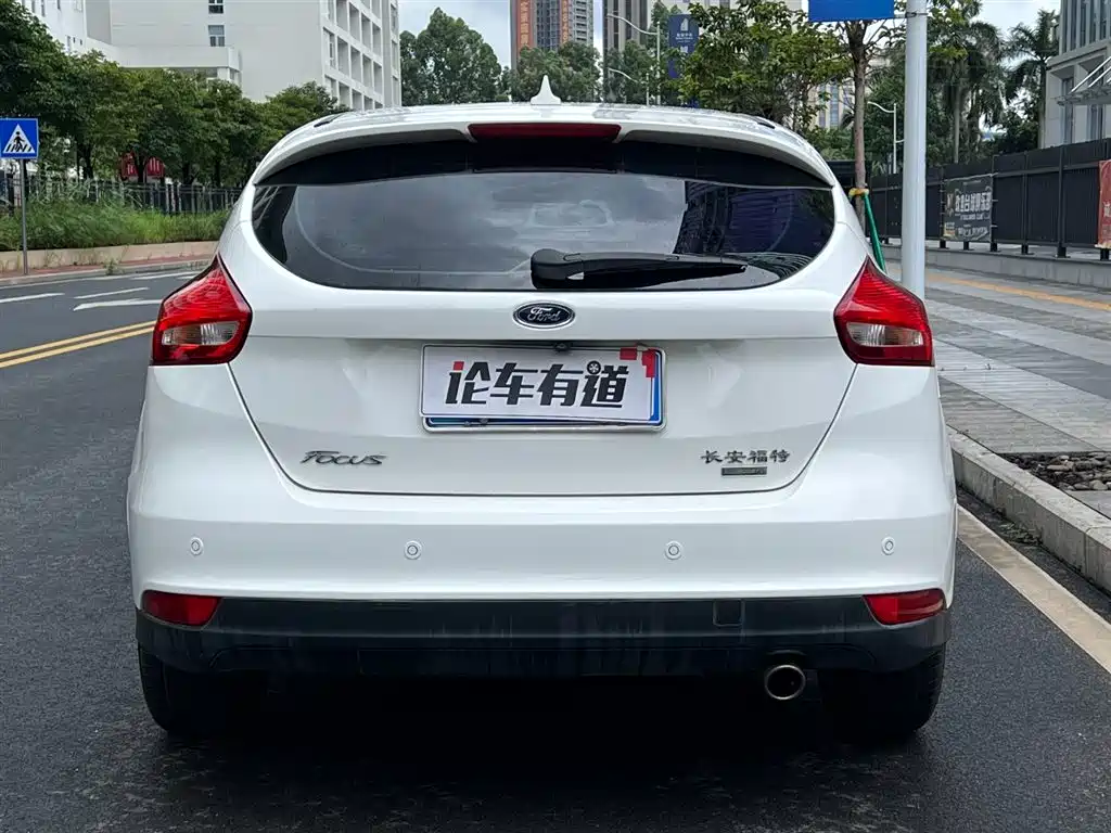 Ford Focus 2018 — фото 26