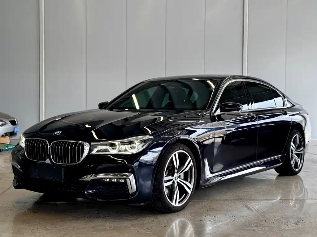 BMW 7 Series 2017 — фото 1