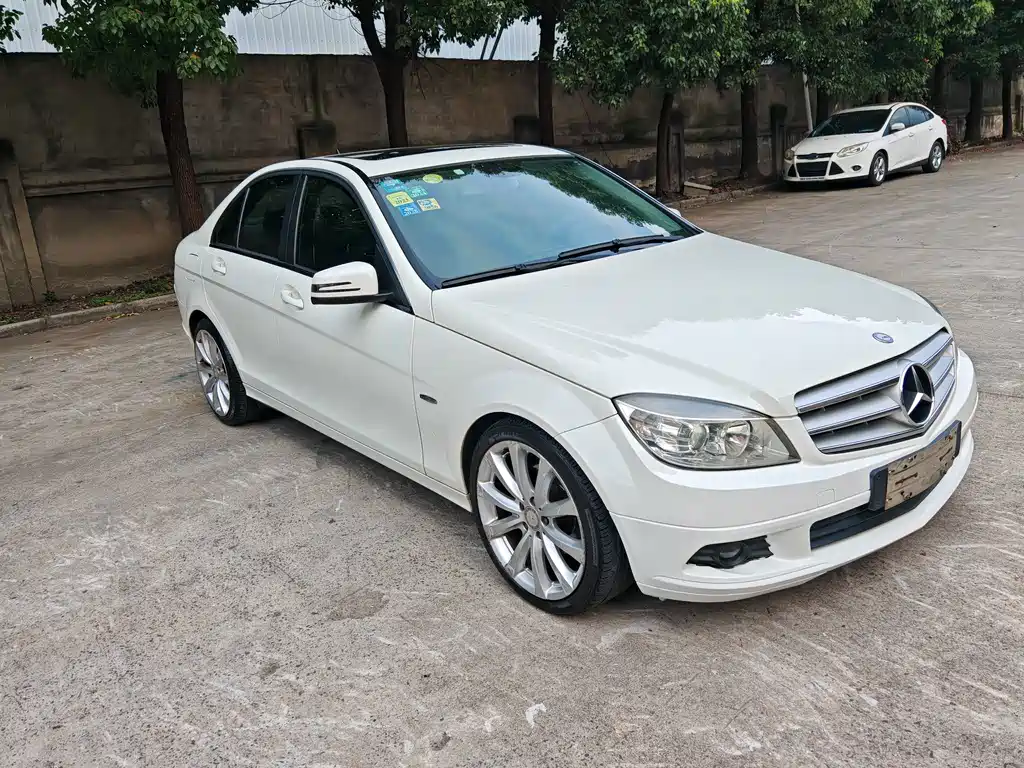 Mercedes-Benz C-Class 2011