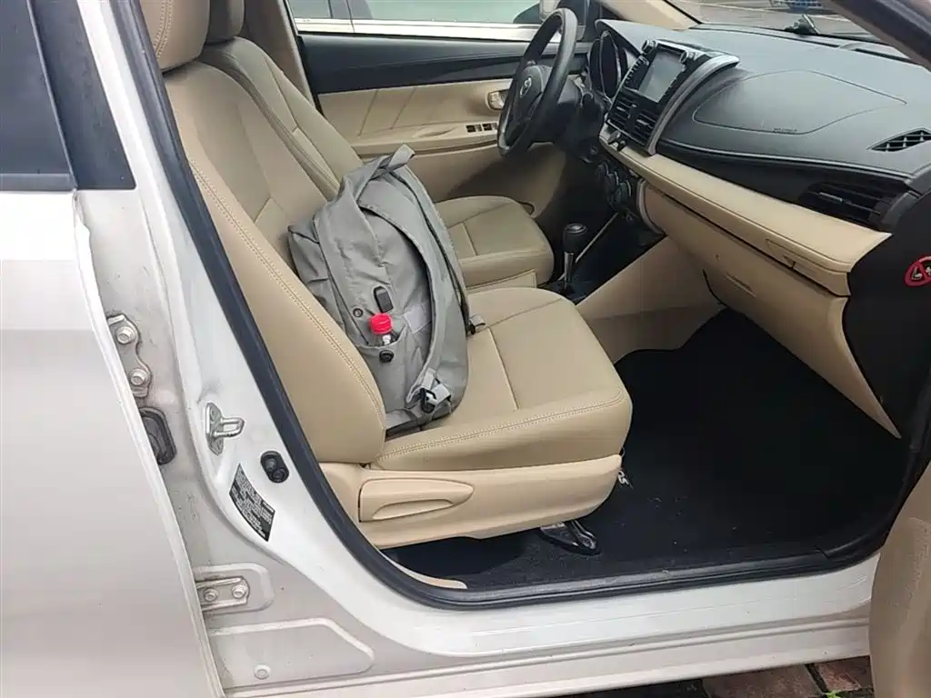 Toyota Vios 2015 — фото 25