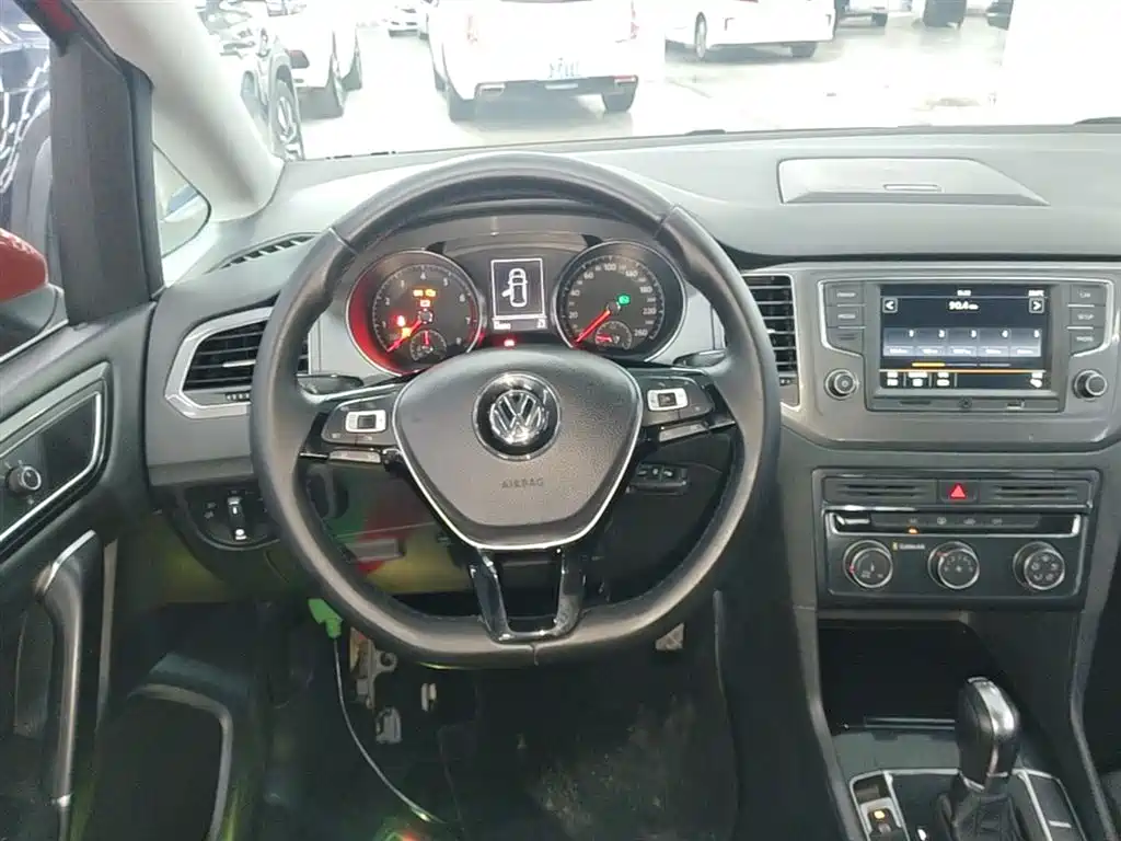 Volkswagen Golf Sportsvan 2017 — фото 11