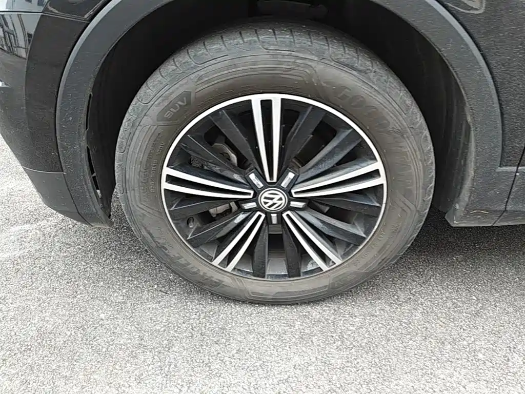 Volkswagen Tiguan L 2020 — фото 23
