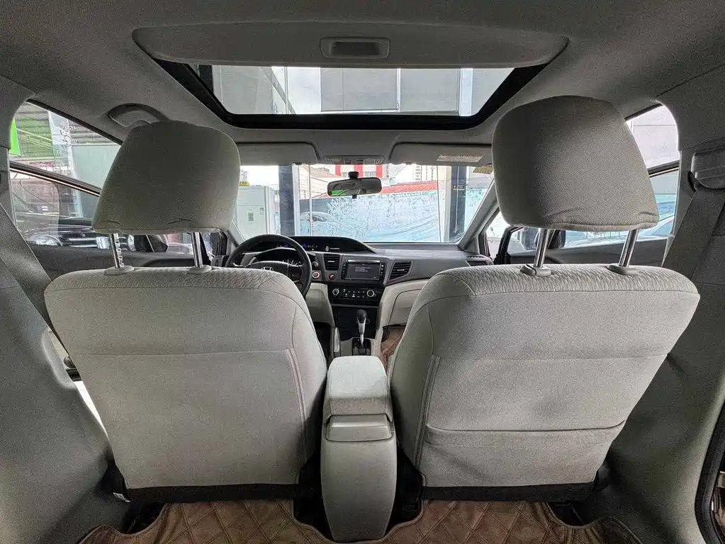 Honda Civic 2015 — фото 15