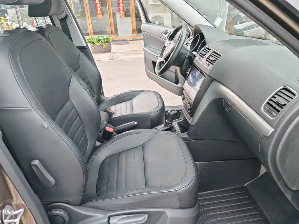 Skoda Yeti 2014 — фото 12