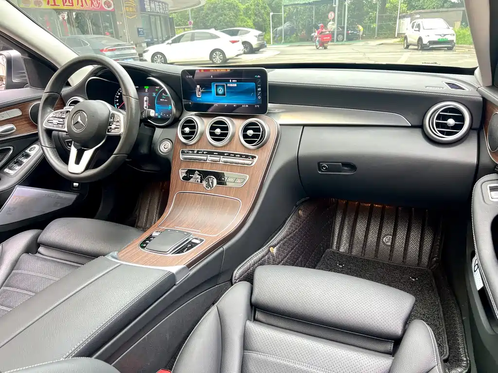Mercedes-Benz C-Class 2019 — фото 9